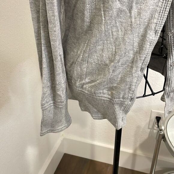 Banana republic grey v neck woman’s cardigan | size M - Picture 4 of 9